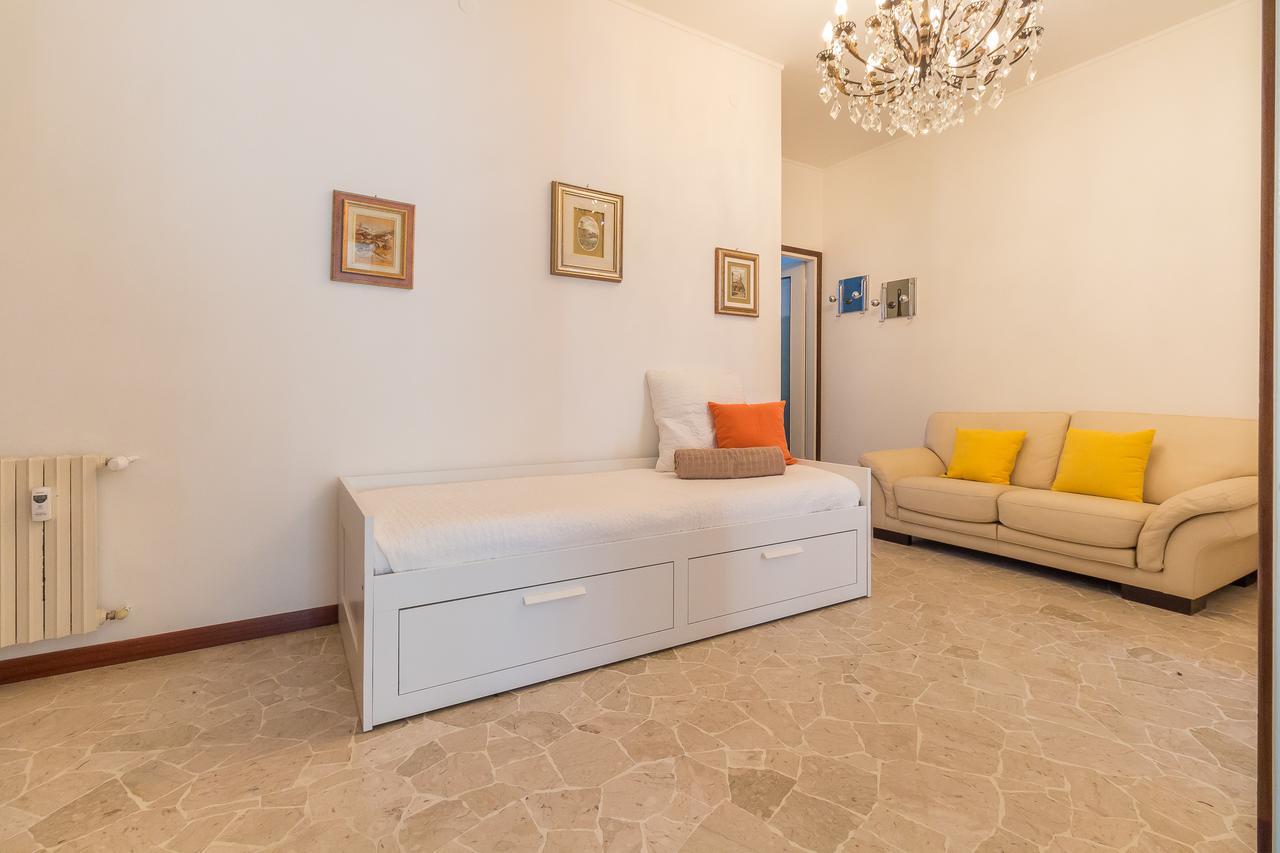 Alessia'S Flat- Sondrio M3 Apartment Milan Exterior photo